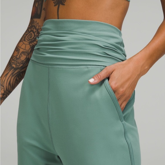 Lululemon Align SHR Ribbed Waist Cropped Jogger - Picture 5 of 7